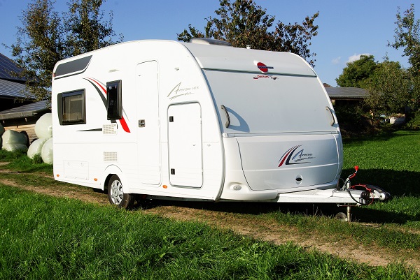 FamilienCamping 
Bürstner Averso Plus